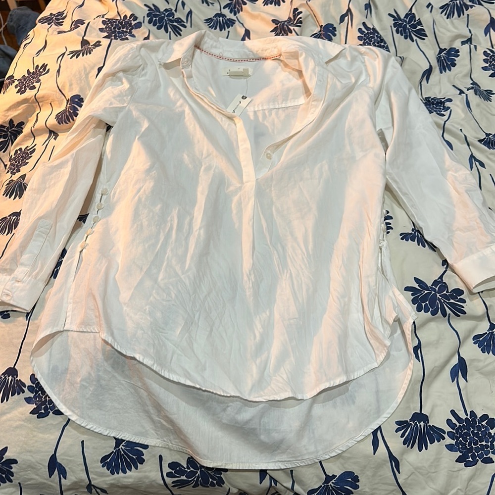 ♥️Anthropologie White 100% 3/4 button up ♥️